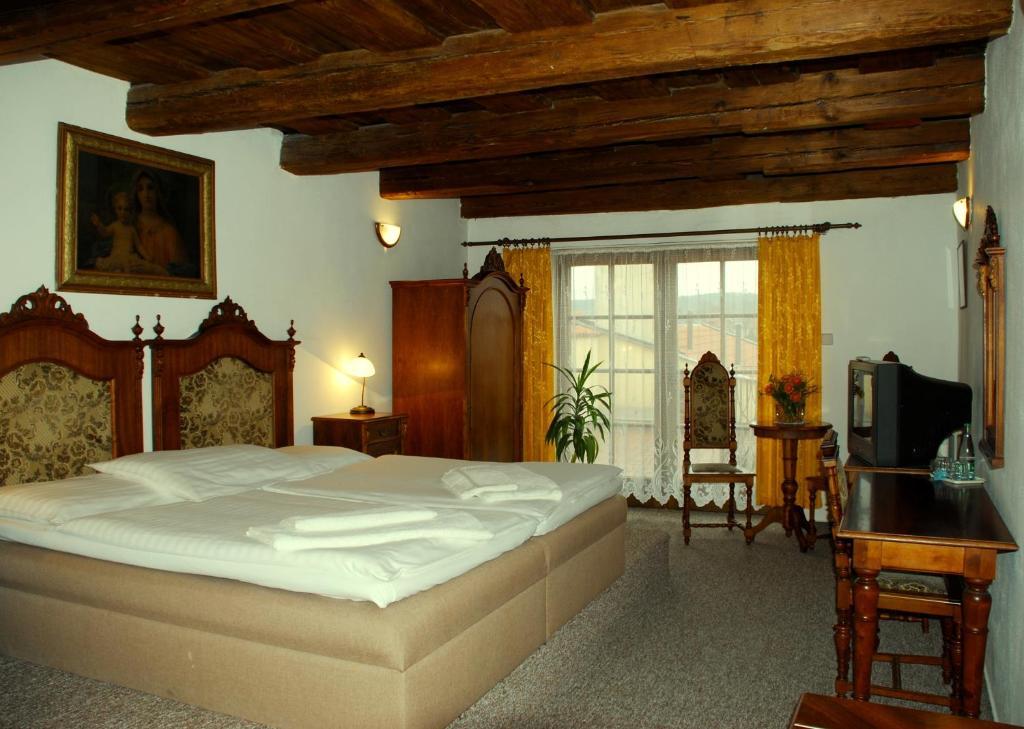 Hotel Zlaty Kohout Mlada Boleslav Phòng bức ảnh