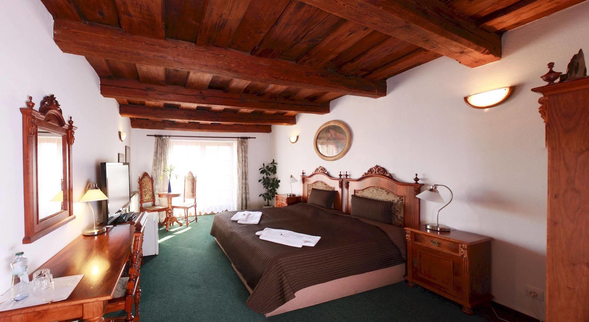 Hotel Zlaty Kohout Mlada Boleslav Ngoại thất bức ảnh