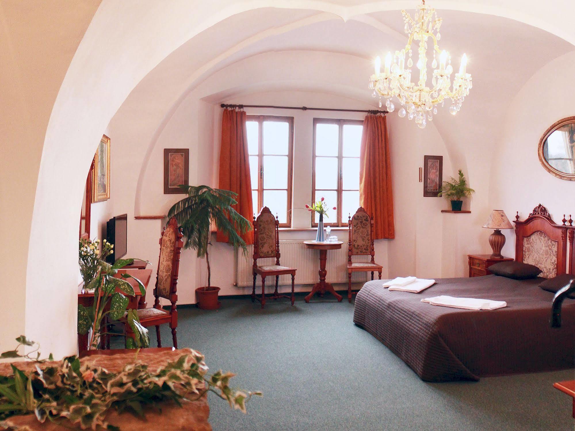 Hotel Zlaty Kohout Mlada Boleslav Ngoại thất bức ảnh