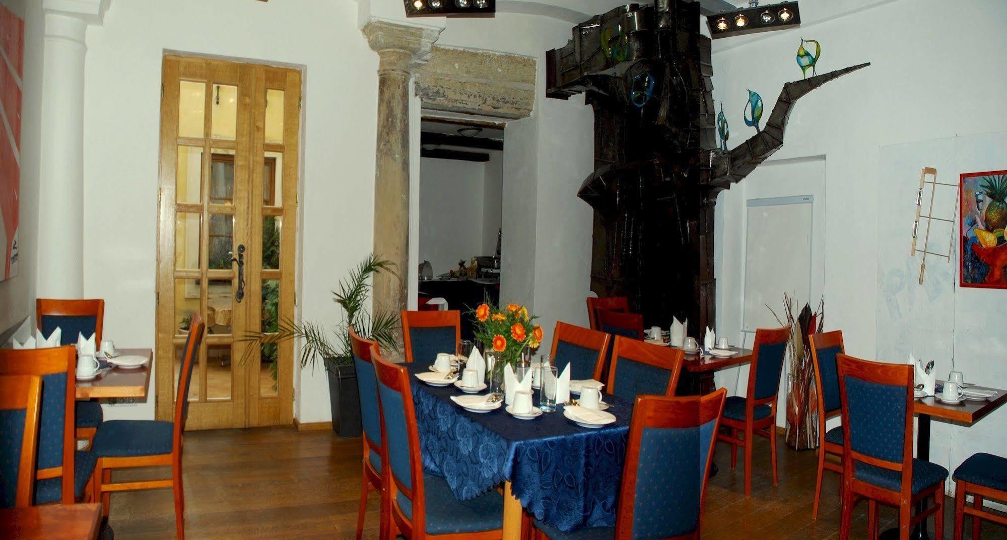 Hotel Zlaty Kohout Mlada Boleslav Ngoại thất bức ảnh
